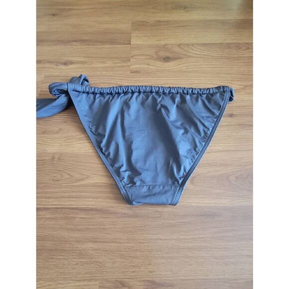 Victoria's Secret Bikini Bottom - Picture 3 of 7